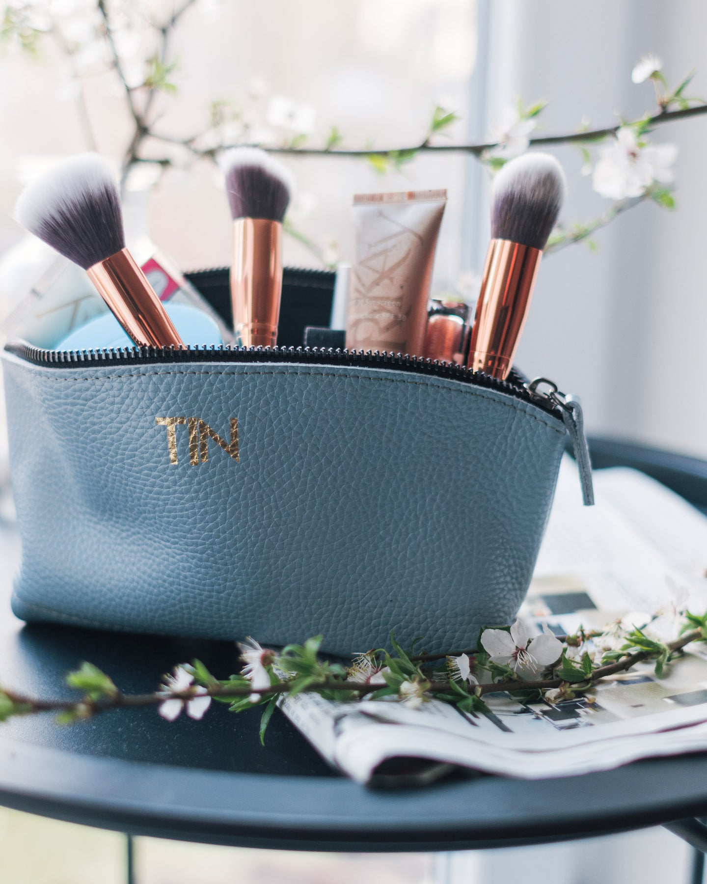 MAKEUP BAG LIGHT BLUE